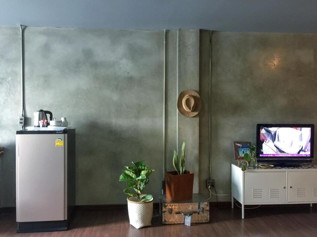Хостел Five Stars Ratchada 19 Бангкок Экстерьер фото
