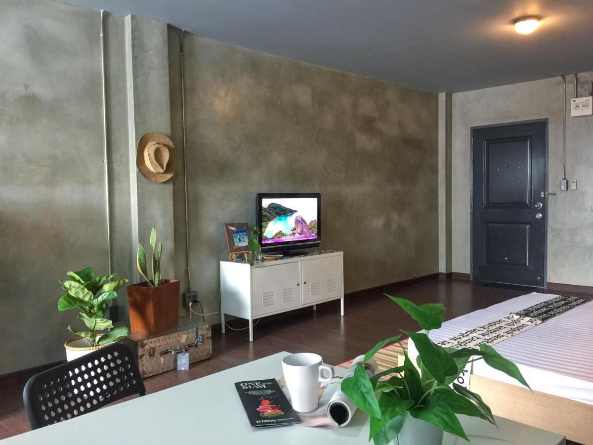 Хостел Five Stars Ratchada 19 Бангкок Экстерьер фото