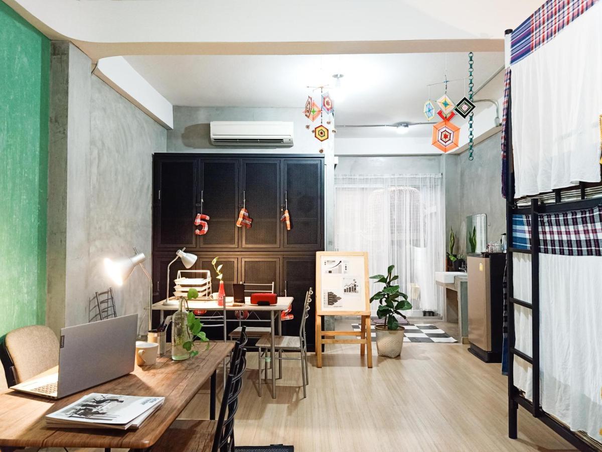 Хостел Five Stars Ratchada 19 Бангкок Экстерьер фото