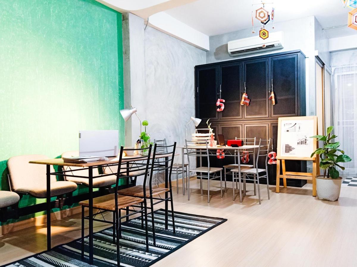 Хостел Five Stars Ratchada 19 Бангкок Экстерьер фото
